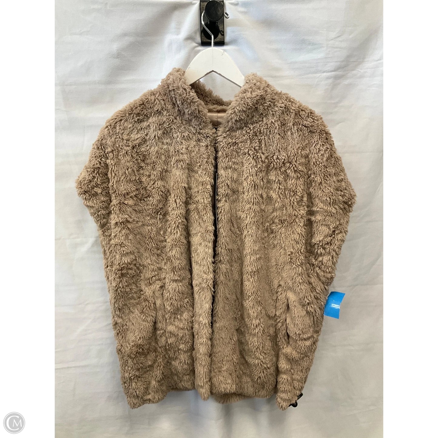 Vest Faux Fur & Sherpa By Clothes Mentor In Tan, Size: L