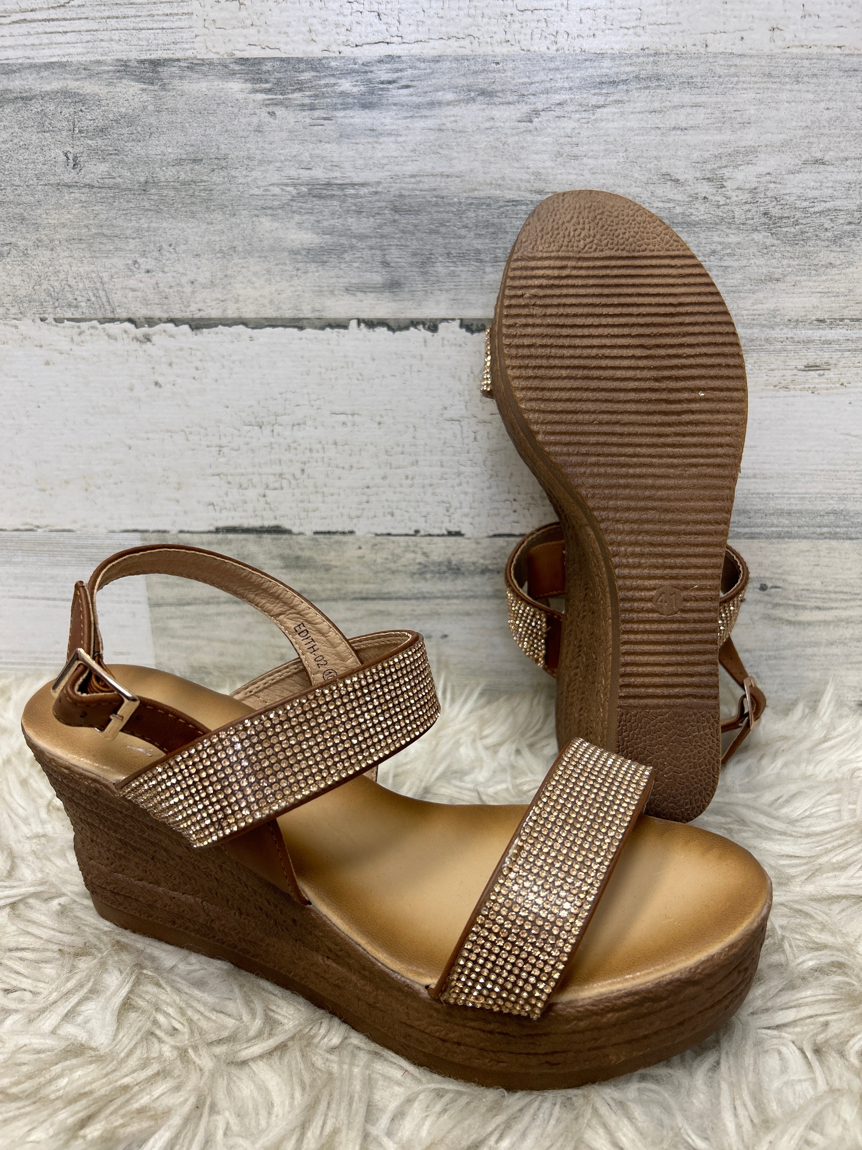 Refresh best sale wedge sandals